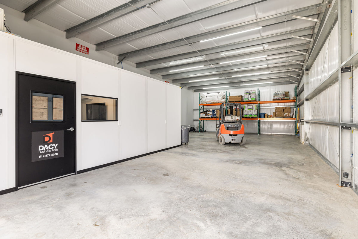 Warehouse with whole-space air conditioning
